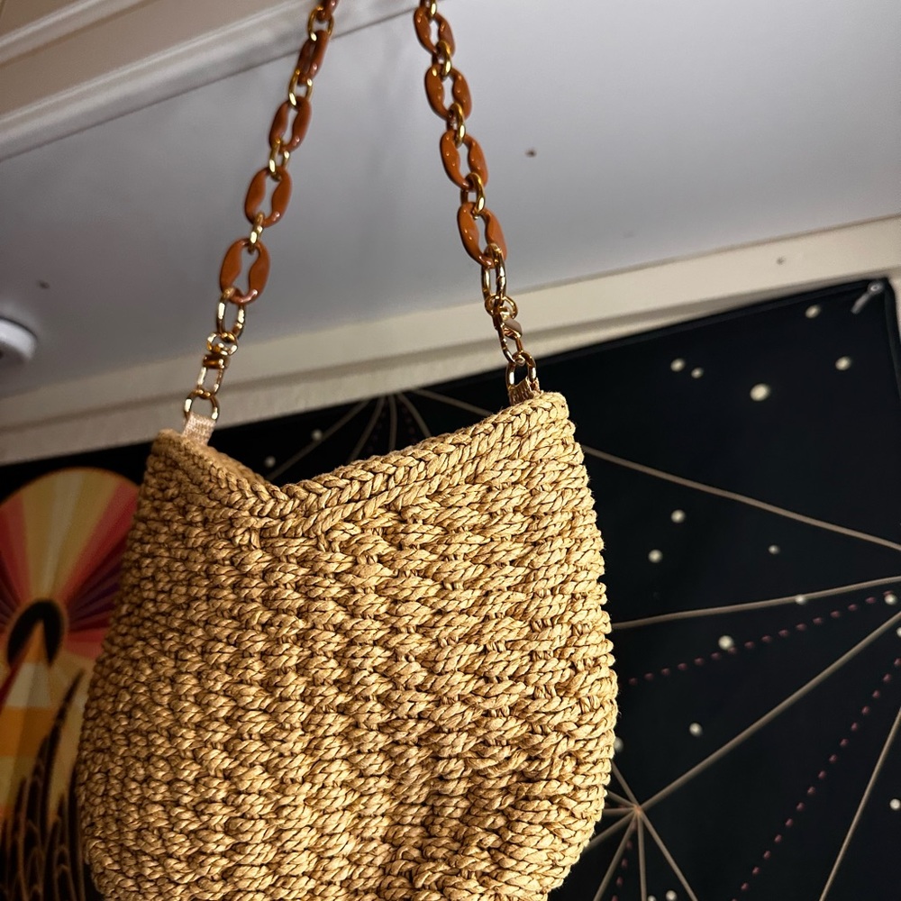 Elegant Woven Tan Bag with Chain Strap